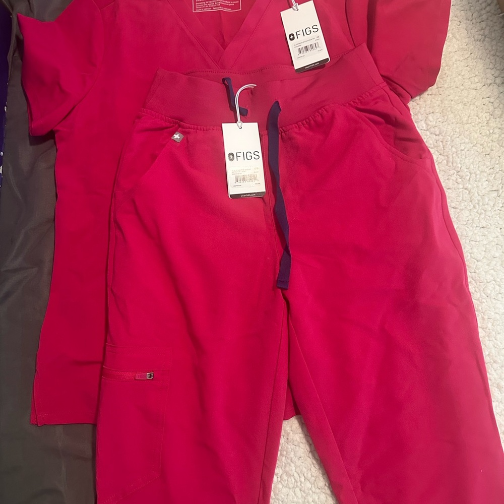 Figs Vibrant Pink Scrub Set